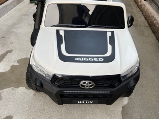 ハイラックス　4WD 乗用ラジコン