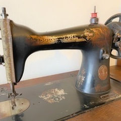 アメリカビンテージ　レトロ　ミシン台　足踏みミシン