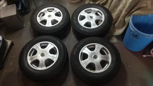 ホイール付きスタッドレスタイヤ 205/70R15 購入 2025年製