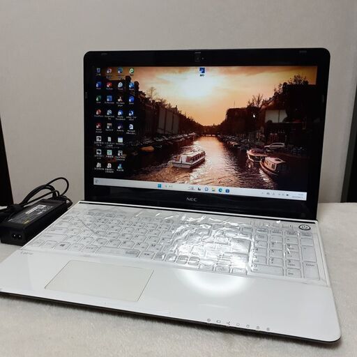 【取引中です】NEC　LaVie　15インチ　SSD　i5　8GB　Office2021　カメラ　Wi-Fi　マルチ　テンキー付き　キーボード新品　Windows11