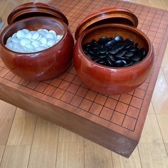 脚付碁盤と碁石のセット