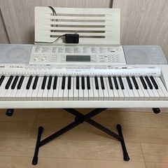 （取引中）CASIO LK-208 光ナビゲーション　キーボード...