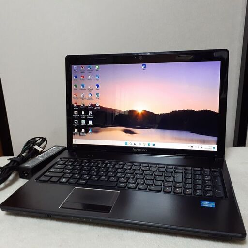 【取引中です】lenovo　G570　15インチ　SSD　i5　8GB　Office2021搭載　カメラ　Wi-Fi　マルチ　テンキー付き　Windows11