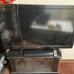 テレビ 40㌅とテレビ台