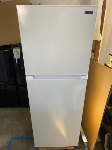 YAMADA 　大き目冷蔵庫　YRZ-F23G1 225L 2019年製　●E033G004