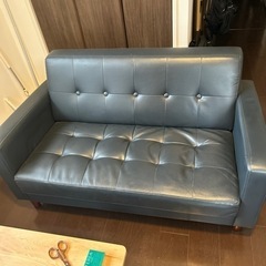 紺のソファー