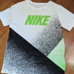 NIKE ジュニアTシャツ　サイズ ジュニアL