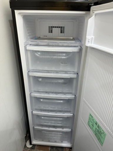 【冬バーゲン★】 冷凍庫　MITSUBISHI 144L 大容量 その他