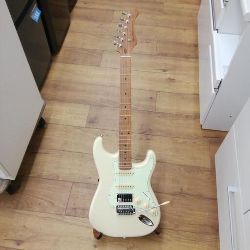 バッカス エレキギター ストラトタイプ 中古美品 エキスパート藤沢辻堂店