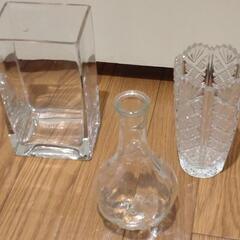ガラス製 花瓶 3つ