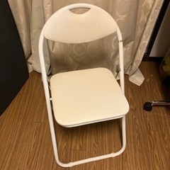 パイプ椅子　0円