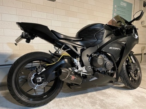 cbr1000rr sc59前期用SSB バンパー CBR1000RR SC59 cbr1000rr sc59前期用SSB バンパー cbr1000rr sc59前期