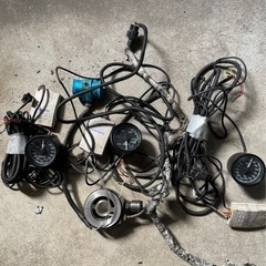 追加メーターgreddy（トラスト）3連メーター ハーネス付き