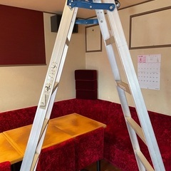 価格見直しました。アルインコ　兼用脚立　２１０ｃｍ　最大使用質量１００ｋｇ