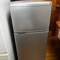 終了しました。小型冷蔵庫 一人暮らし用・ベッドルーム用に最適かと...