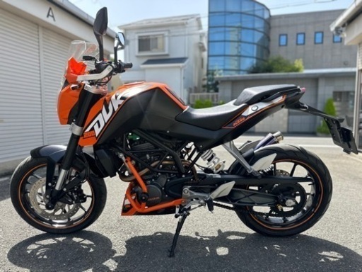【一目惚れするネイキッドバイク!!】低走行200ccのKTM 200DUKEが入庫しました!!