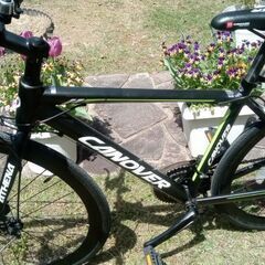 ほぼ新品クロスバイクになります