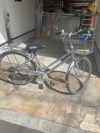 シルバー自転車　3ギアです、