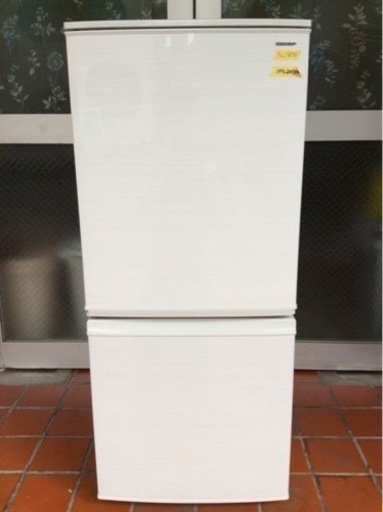 【値下げしました】冷蔵庫 シャープ SJ-D14D-W 2018年製 2ドア 137L no1874