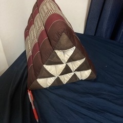 タイ　三角枕