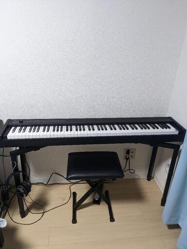 電子ピアノ（KORG D1）と椅子とスタンド