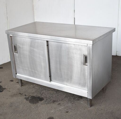 【ヤ取終了5/7】≪zyj940ジ≫メーカー不明 ステンレスキャビネット 幅120cm/縦60cm/高さ約80cm 戸棚/作業台 厨房/店舗 現状品 50408-02　の投稿です。