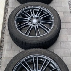 スタッドレスタイヤ　215-50R-17 ホイール付き　ブリヂス...