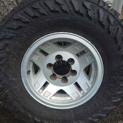 格安31×10.50R15マッドタイヤ！トヨタ用アルミ付き8本アルミ無し2