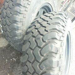 格安31×10.50R15マッドタイヤ！トヨタ用アルミ付き8本アルミ無し2