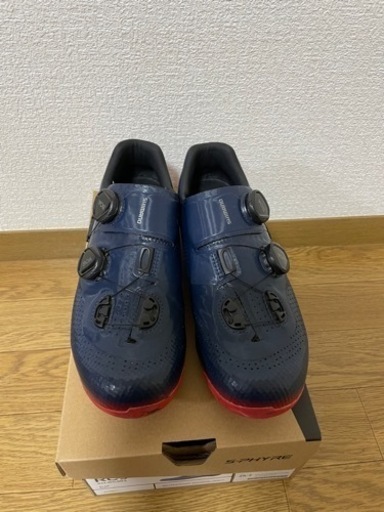サイクリングシューズ　シマノ　RC7