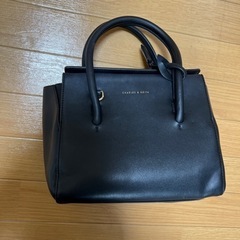 女性用バック【charles &keith】