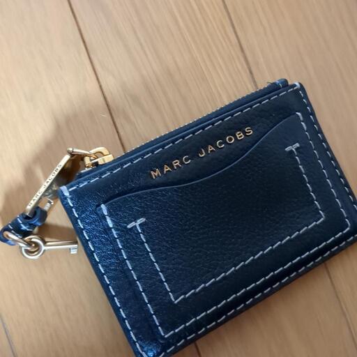 マークジェイコブス定期入れ