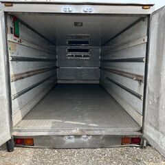 床縞鋼板【希少】 4トン冷凍冷蔵コンテナ 幅248cm長さ645cm高さ
