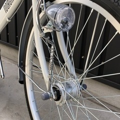 新車☆特価　シンプル　シティーサイクル　22インチ自動点灯ライト 　一台限り