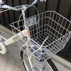 新車☆特価　シンプル　シティーサイクル　22インチ自動点灯ライト 　一台限り