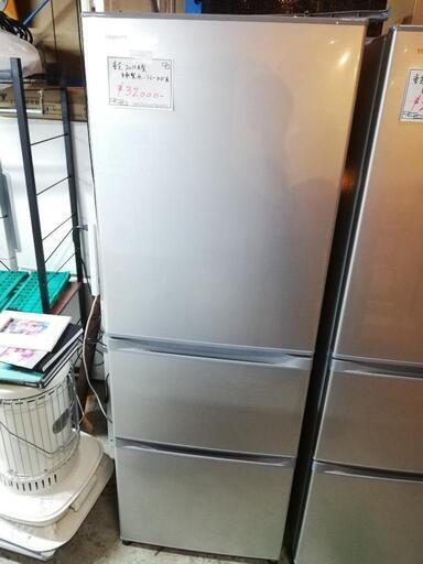 家族でもお使いいただけるサイズです(*^^*)東芝2019年製の３ドア冷蔵庫♪自動製氷もあります♪