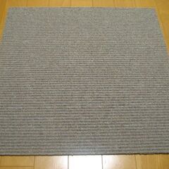 日本製タイルカーペット厚み6.5㎜・1枚２１０円・在庫１０枚（１...