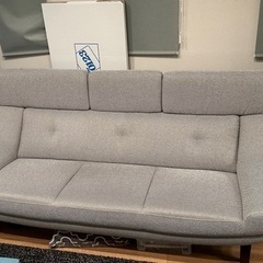 【カリモク家具、ソファ、非喫煙、ペットなし環境、使用2年　宅配発送可】カリモク　定価280,000円布張りソファ　