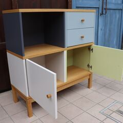 ディノス取扱いの東欧エストニアの家具メーカーWOODMAN(ウッドマン)のAbbey woodキャビネットです！まるでアートのような目を引くデザインは空間のアイキャッチャーに♪DD216