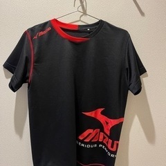 【mizuno】トレーニングシャツ　Mサイズ　ブラック、レッド