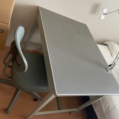 JIS机と椅子