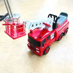 おもちゃ 乗り物 消防車 幼児用 レッド