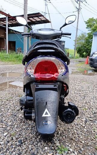 非常に高速なバイク。 優れたエンジン。 キムコVリンク。 ( 125cc)。エンジンオイルは新品です。 リヤタイヤはほぼ新品です。 リアブレーキパッドはほぼ新品です。 シートカバーは新品です。 サイドスタンド付き。  16095キロ。 非常に高速なバイク。 優れたエンジン。 キムコVリンク。 ( 125cc