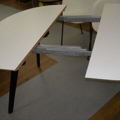 R407 BoConcept ダイニング5点セット、伸長式、幅120cm・170cm USED・美品