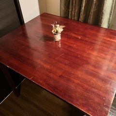 古い木製テーブル