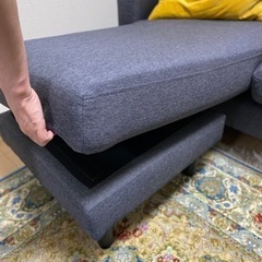 3人掛けソファ10,000円です。