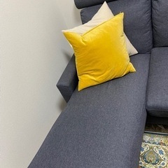 3人掛けソファ10,000円です。