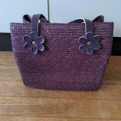 紫色っぽいバッグ