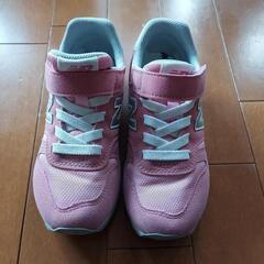 new balance　18.5cm