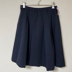 エニフェス　紺色スカートSサイズ
